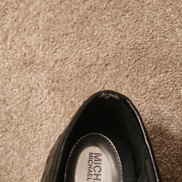 Michael Kors Women's Black Leather Slip-on Shoes w/ Laser Cutouts Size 8.5 - Picture 10 of 11